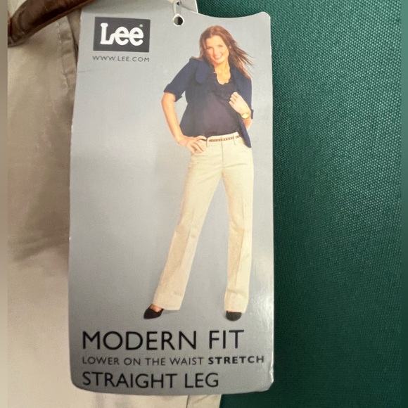 Lee (Modern Fit) straight leg khaki pants. Women’s size 10. Belt included. New. - Picture 8 of 11